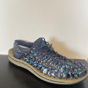 Mens Keen woven sandals. Waterproof.  Adjustable